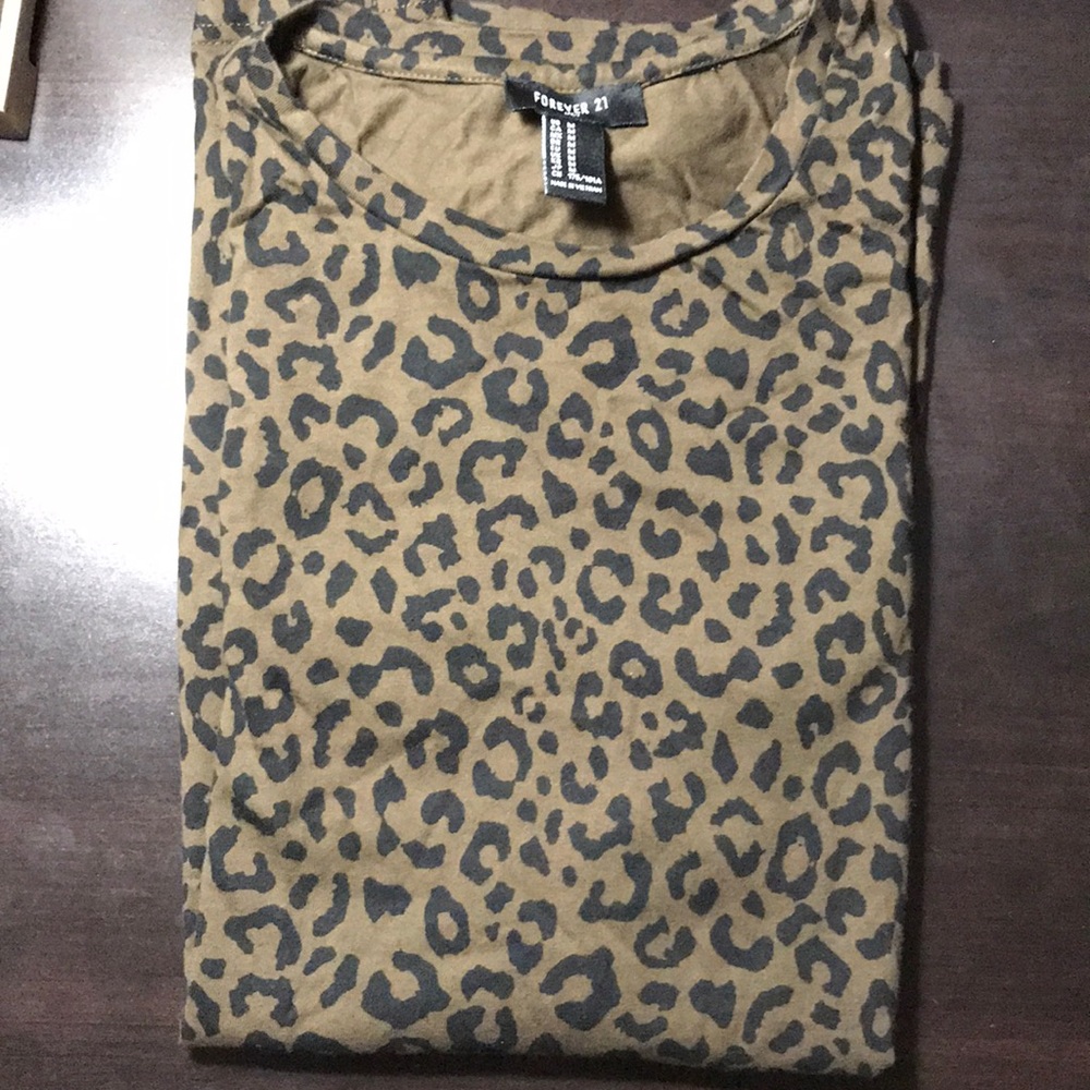Leopard Tee Size Medium